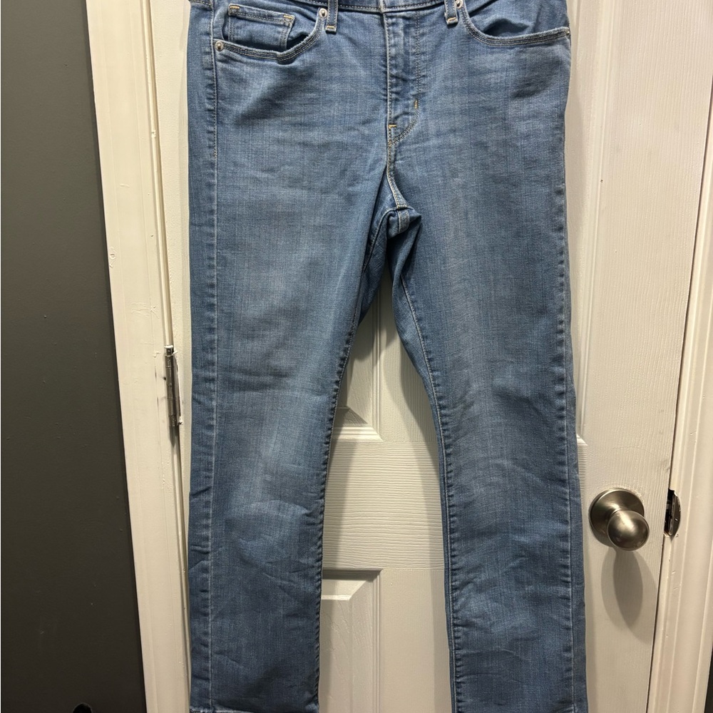 Levi's Women's Light Blue Straight Leg Jeans